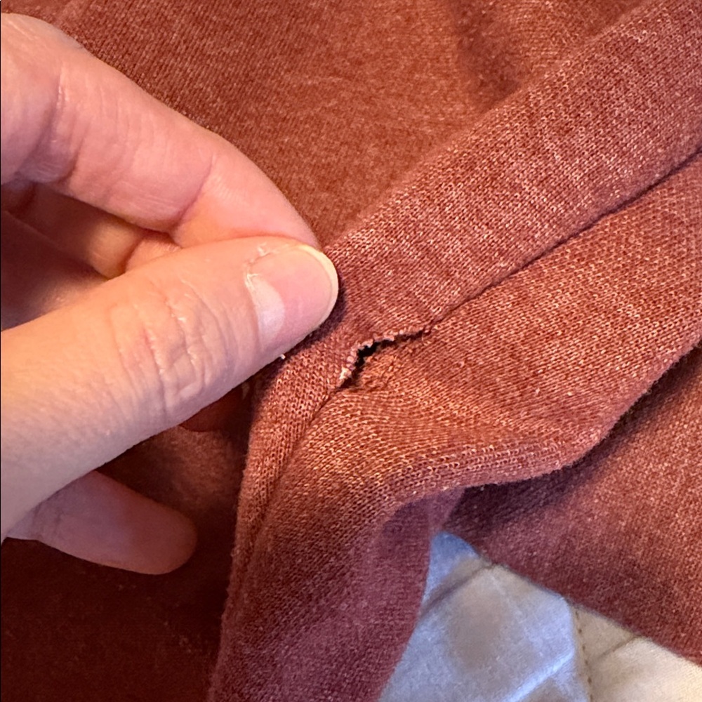Columbia Men’s Red Quarter-Zip Fleece Pullover - Picture 6 of 7